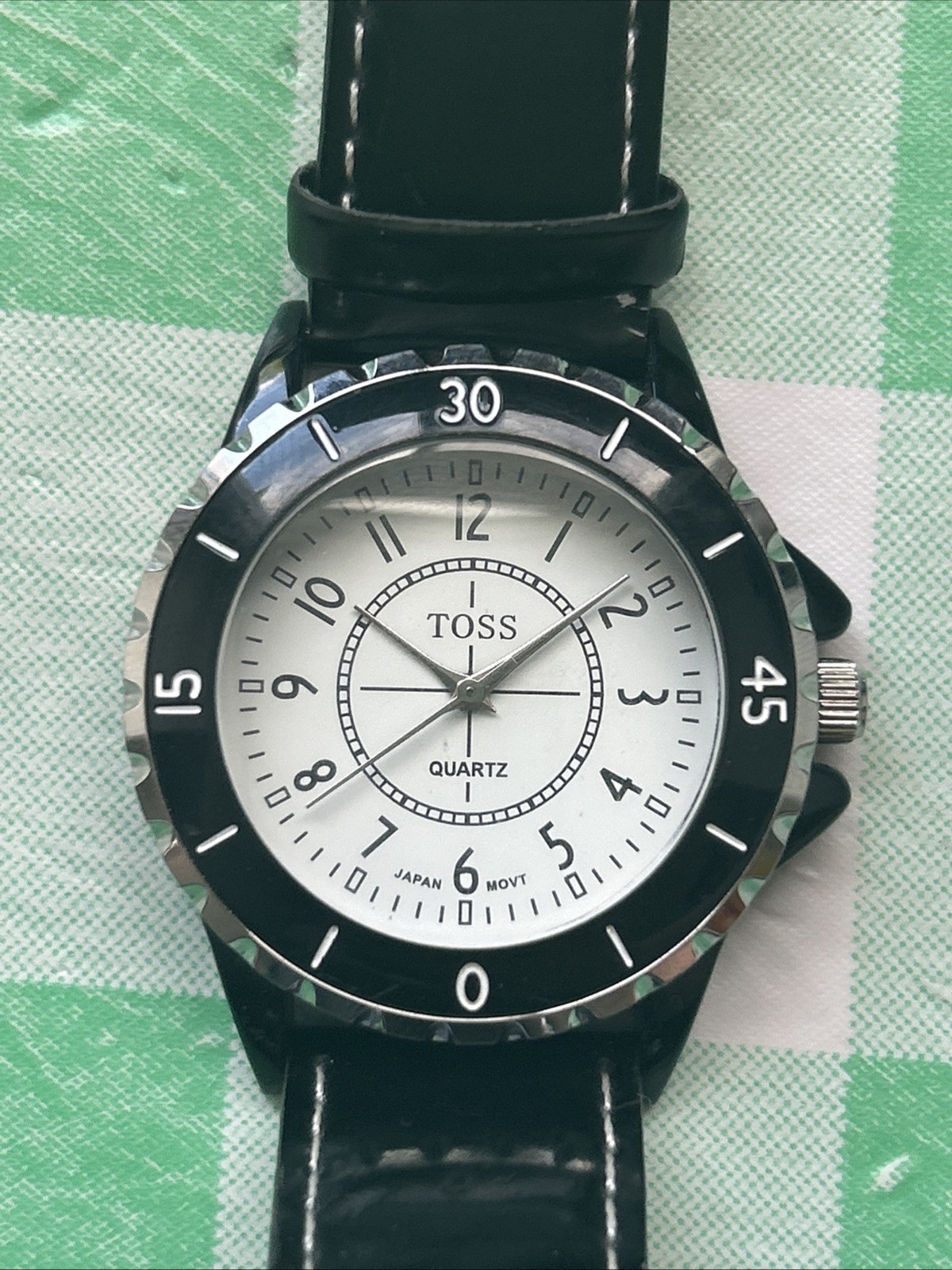 Toss White Dial Black Band And Bezel Quartz Watch